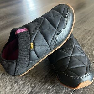 Teva Reember slip ons